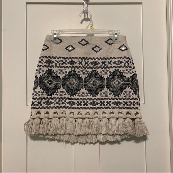 Lulus Dresses & Skirts - Lulus size small cream with black embroidery sequin tribal print skirt fringe!